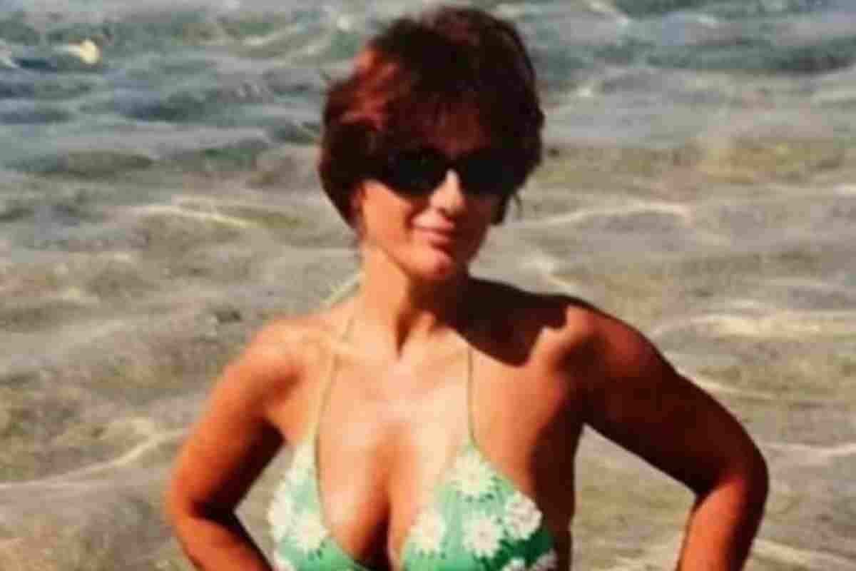 Tina Cipollari, la foto in bikini infiamma il web