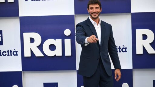 stefano de martino affari tuoi