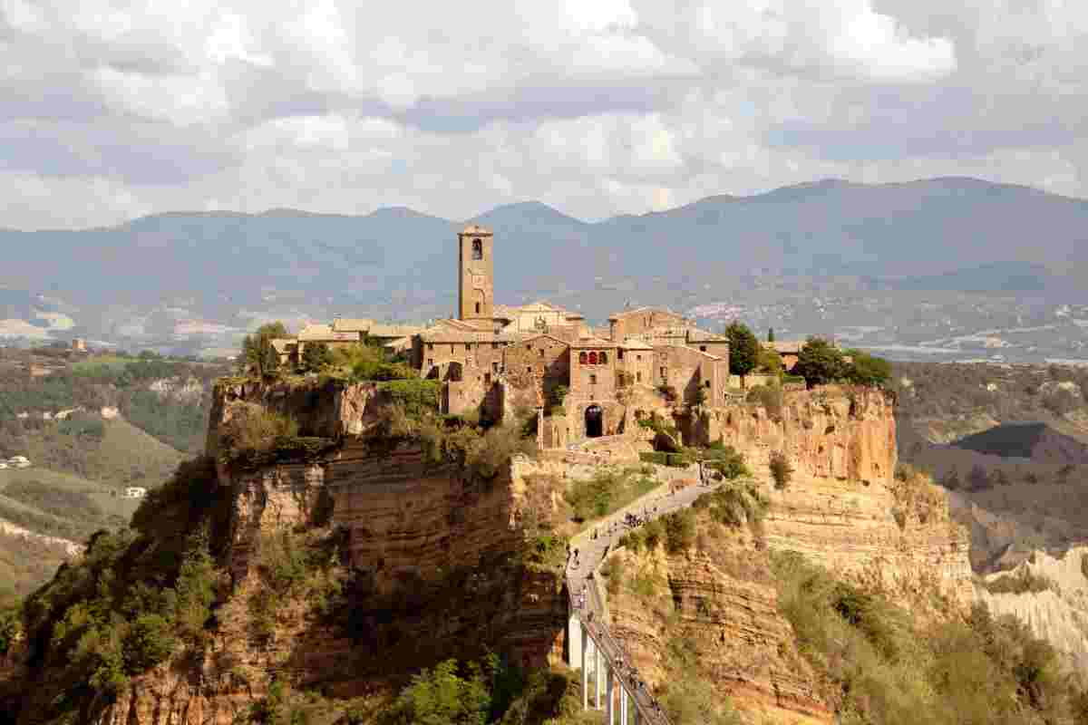 Misteri e leggende, le città fantasma in Italia da visitare assolutamente